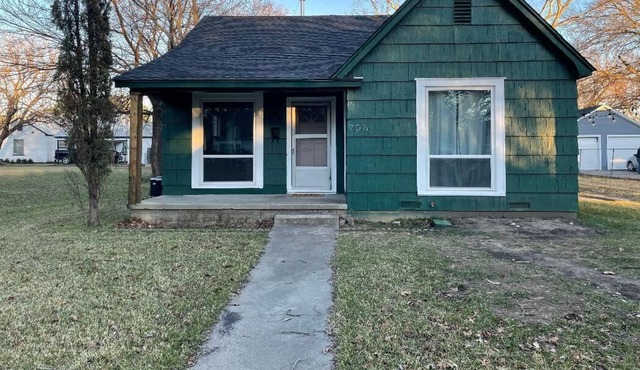 Old Charm, New House 12 minutes from Winstar Casino