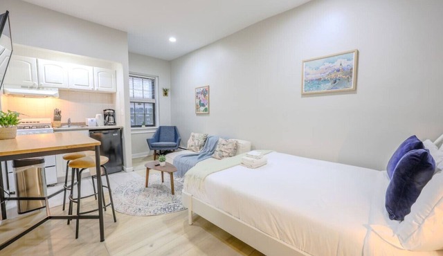 Old Charm Studio Apt near Back Bay
