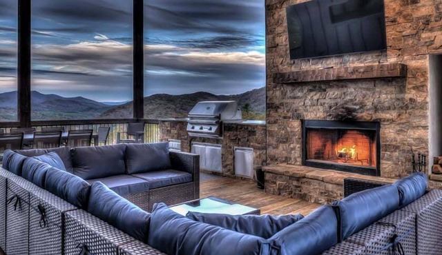 Old Chicago - Al Capone Themed | Pet Friendly | Mountain Views + more!