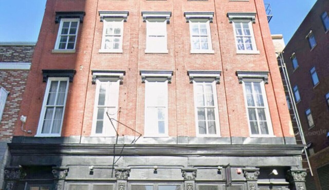 Old City Full-Floor 3BR w/Private Elevator| Parking