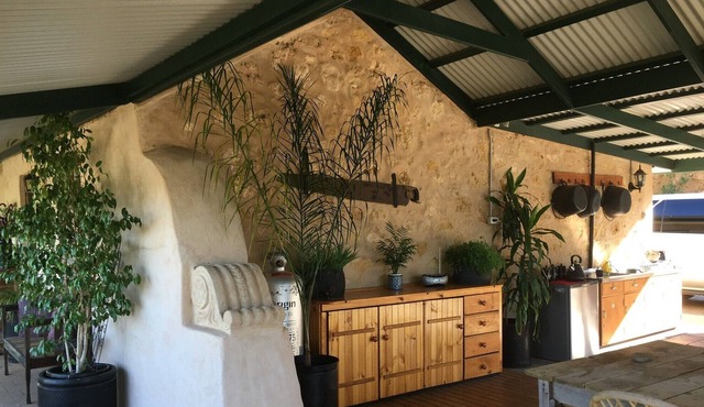 Old Coach House - Mannum -Long Stay discount available