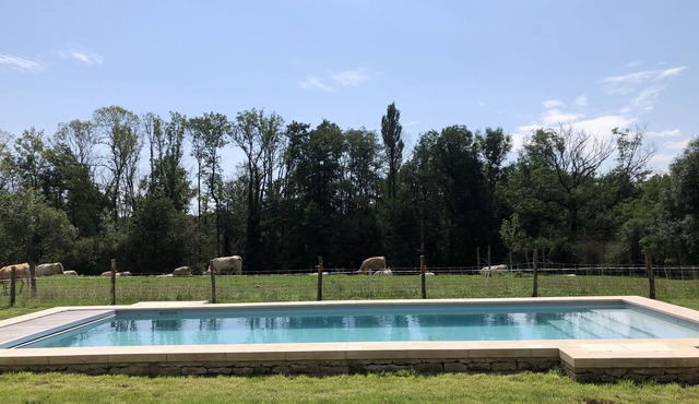 Old converted wine press, swimming pool, bucolic, ideal for 2 families