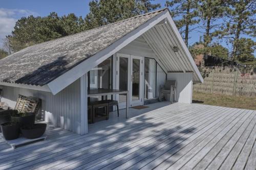 Old Cozy Cottage With Sea View And Close To A Nice Beach