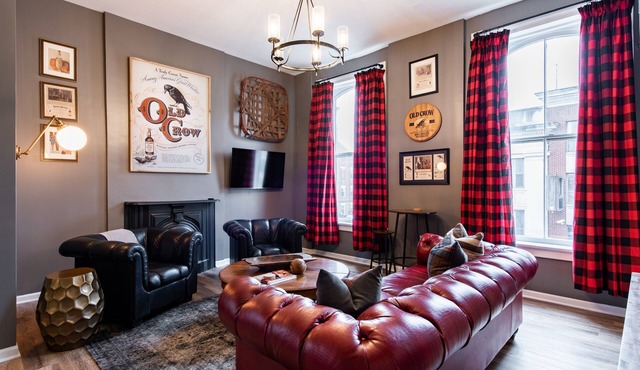 Old Crow Suite, The Woodford Hotel