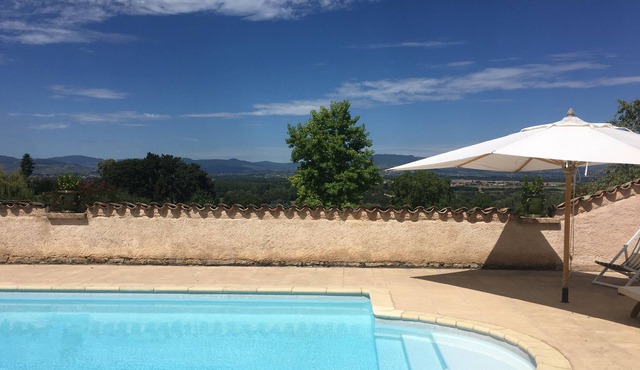 Old farmhouse completely renovated, breathtaking views of the Beaujolais