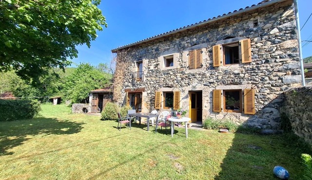 Old farmhouse in the Loire gorges