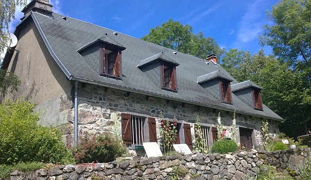 Old farmhouse restored warm decoration comfortable on a 3ha plot
