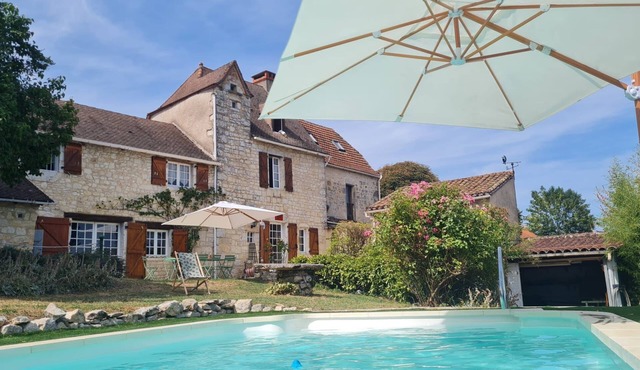 Old farmhouse with pool and magnificient view