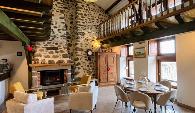 Old farmhouse with stunning views - 4 guests