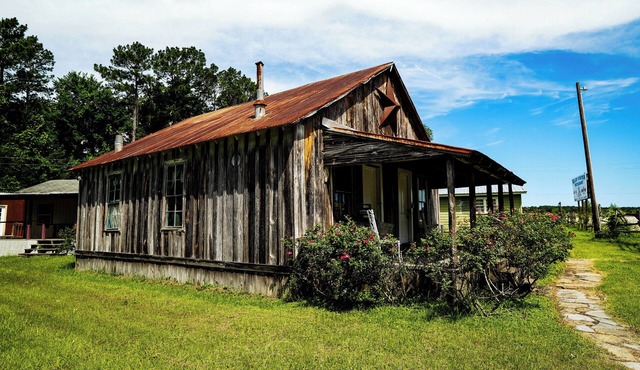 Old Fashioned 1930s Country Cottage Retreat in Plantersville - Near TX Ren Fest