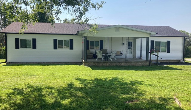 Old Fashioned Getaway is 7 acres of peaceful country living.