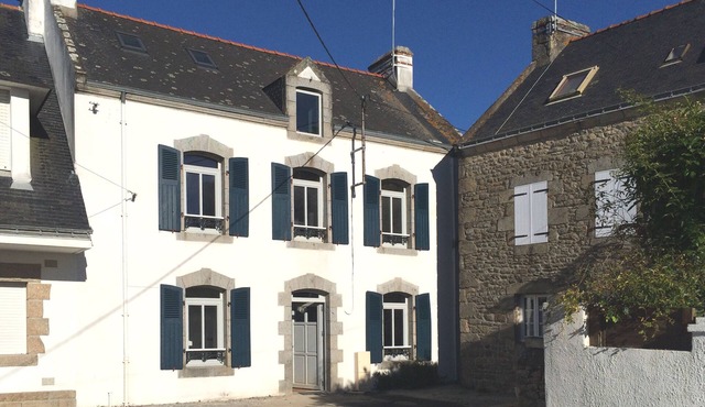 Old fisherman's house in St Cado charm, authenticity and comfort