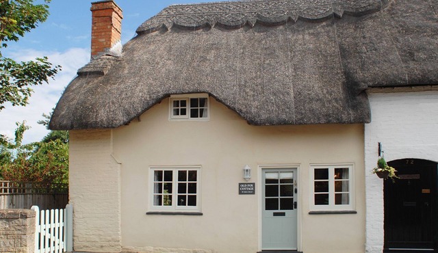 Old Fox Cottage - sleeps 4 guests in 2 bedrooms