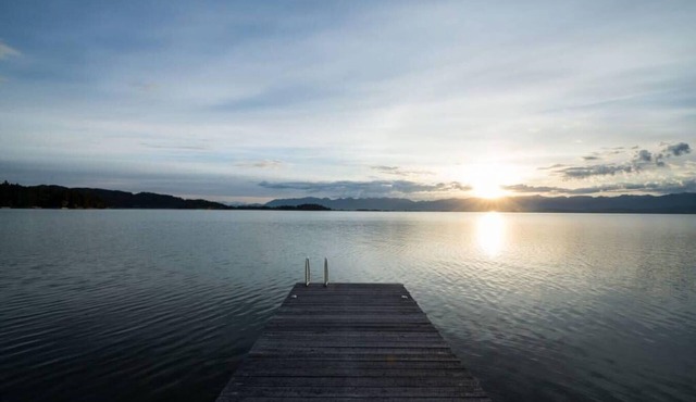 Old Goat Inn, Wonderful Cottage on Flathead Lake