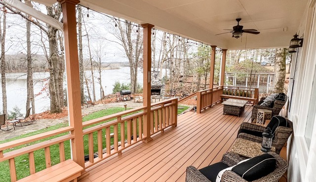 Old Hickory Hideaway Lakehouse in Lebanon, TN