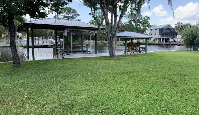 OLD HOMOSASSA HOME WITH PRIVATE BOAT DOCK & POOL!