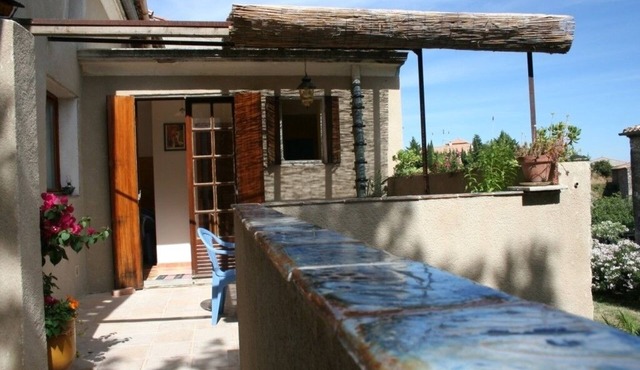 Old house, carefully renovated, all mod cons, nice services