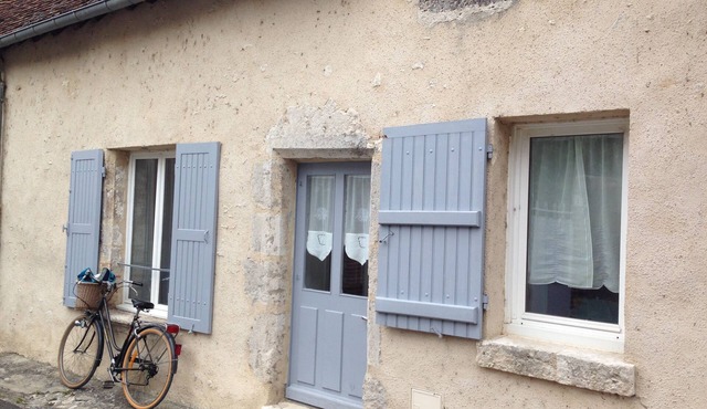 Old house of character in 1 min of the Loire