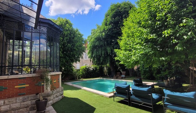 Old house with swimming pool close to town center