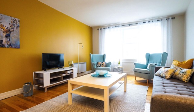 Old Lévis-2 Bedrooms-Terrace-12 min to Old Québec Ferry-WiFi-Air Conditioning