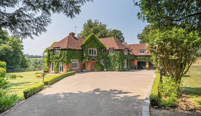 Old Lakenham by Group Retreats