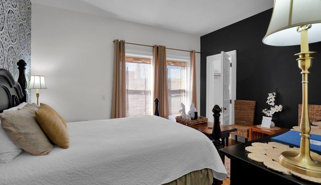 Old Library Inn - Maya Angelou Room