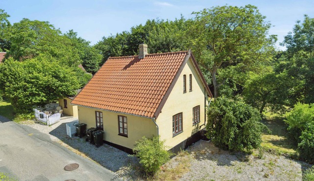 Old local house from 1904 with natural garden.