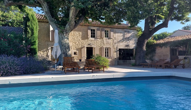 Old luxurious Mas Saint Rémy de Provence - 4 people
