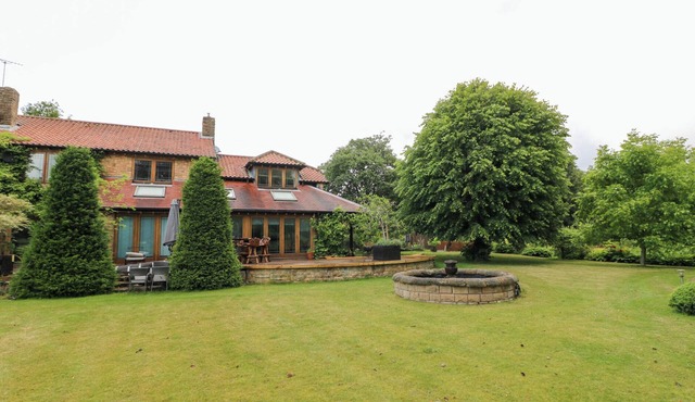 OLD MILL HOUSE, family friendly, with a garden in Cuckney