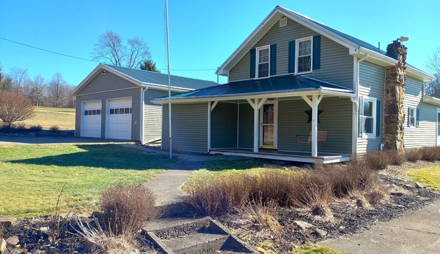 Old Miller Farm - Cozy Country Home