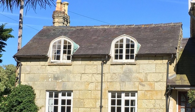 Old Park Cottage, a comfortable 17th Century cottage near coastal paths