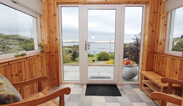 OLD POST OFFICE, family friendly, with open fire in Tarbert