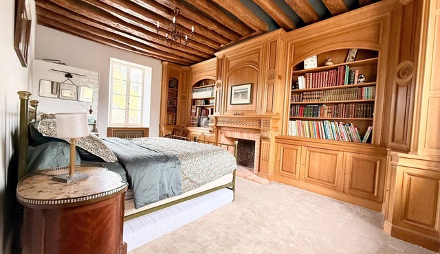 Old Presbytery on the waterfront - pets welcome!