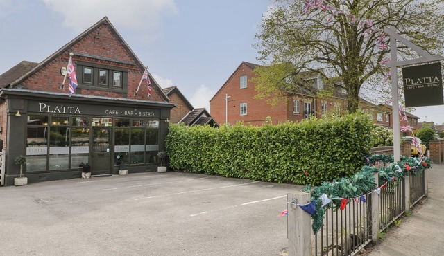 OLD PRINT HOUSE, family friendly in Stanley Common