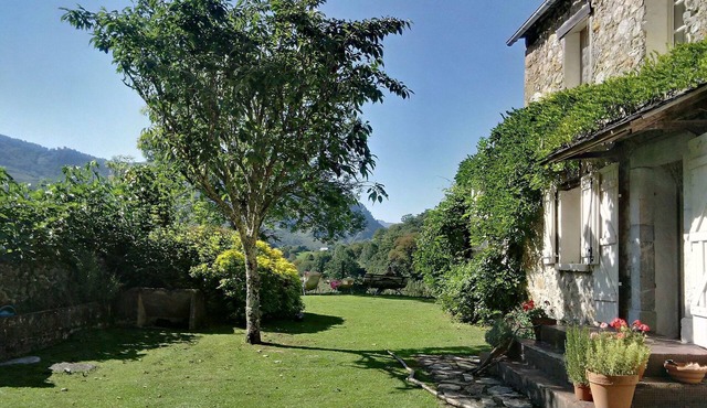 Old Pyrenean Farmhouse in its own fields and woods. 6 adults and 1 child max.