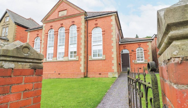 OLD QUAKER HOUSE in Llandrindod Wells
