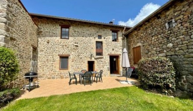 Old renovated farmhouse in the heart of a small rural village