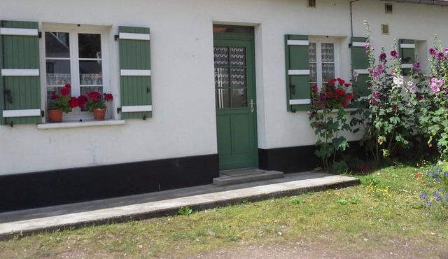 Old restored farmhouse in the Baie de Somme in a quiet and preserved hamlet
