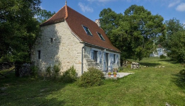 Old Restored Farmhouse In Quercy Furnished In Modern And International Design
