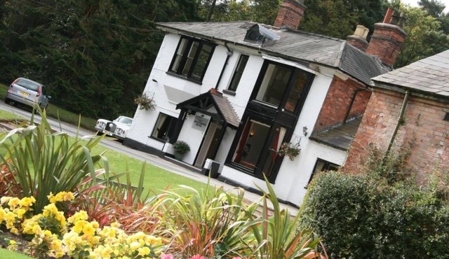 Old Rose and Crown Hotel