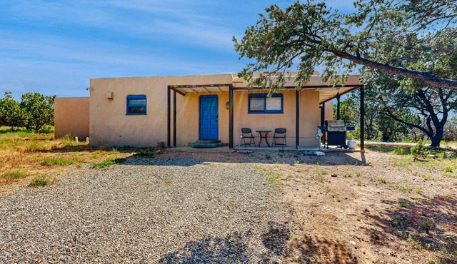 Old Santa Fe Manor | 3-Acre Escape | Walk to Plaza