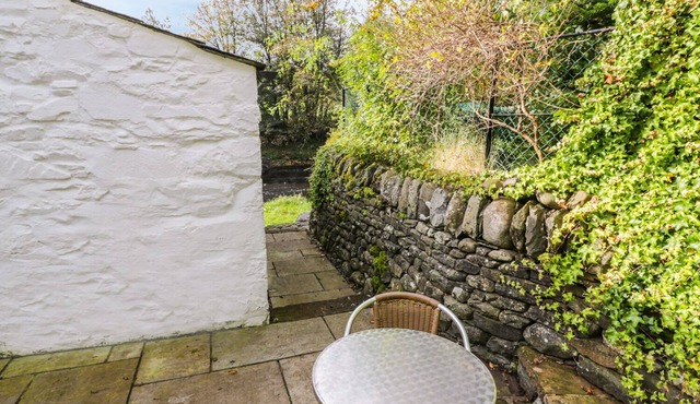 OLD SAWMILL COTTAGE, pet friendly, with open fire in Castle Douglas