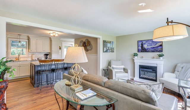 Old Saybrook Home w/Screened Porch & Ocean View!