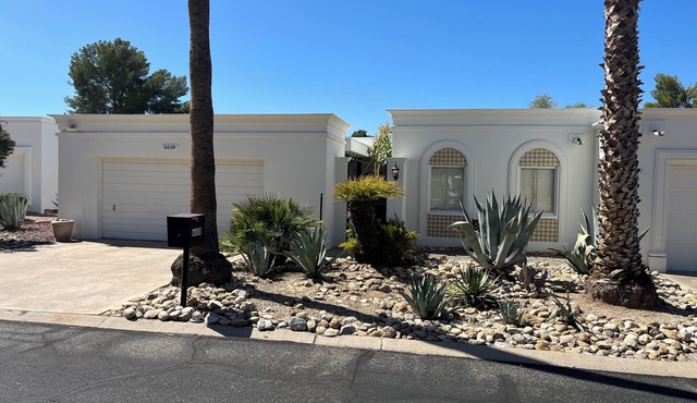 Old-School Charm on the Course – Patio Views & Sleeps 6