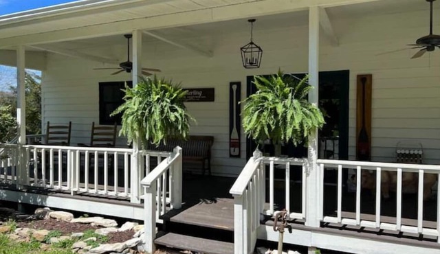 Old Southern - Lakefront - Dog friendly