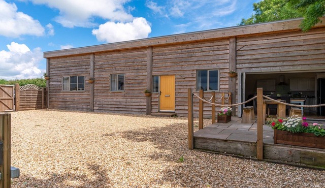 Old Stables - sleeps 5 guests in 3 bedrooms