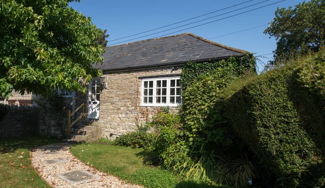 Old Stone Gardeners Cottage in Somerset with peaceful secluded garden
