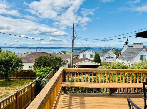 Old Tacoma Victorian Main Floor Duplex Unit