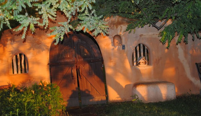 Old Taos Guesthouse B&B