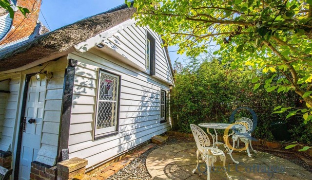 Old Thatch Cottage - Private Heated Pool - Nr Rye